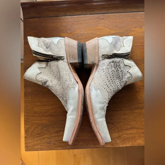 Old Gringo Silver and Cream Ankle Boots - Picture 3 of 10